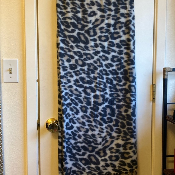 Extra Long Cream, Black & Tan Animal Print Warm Scarf, Small Fring At Ends - Picture 6 of 9